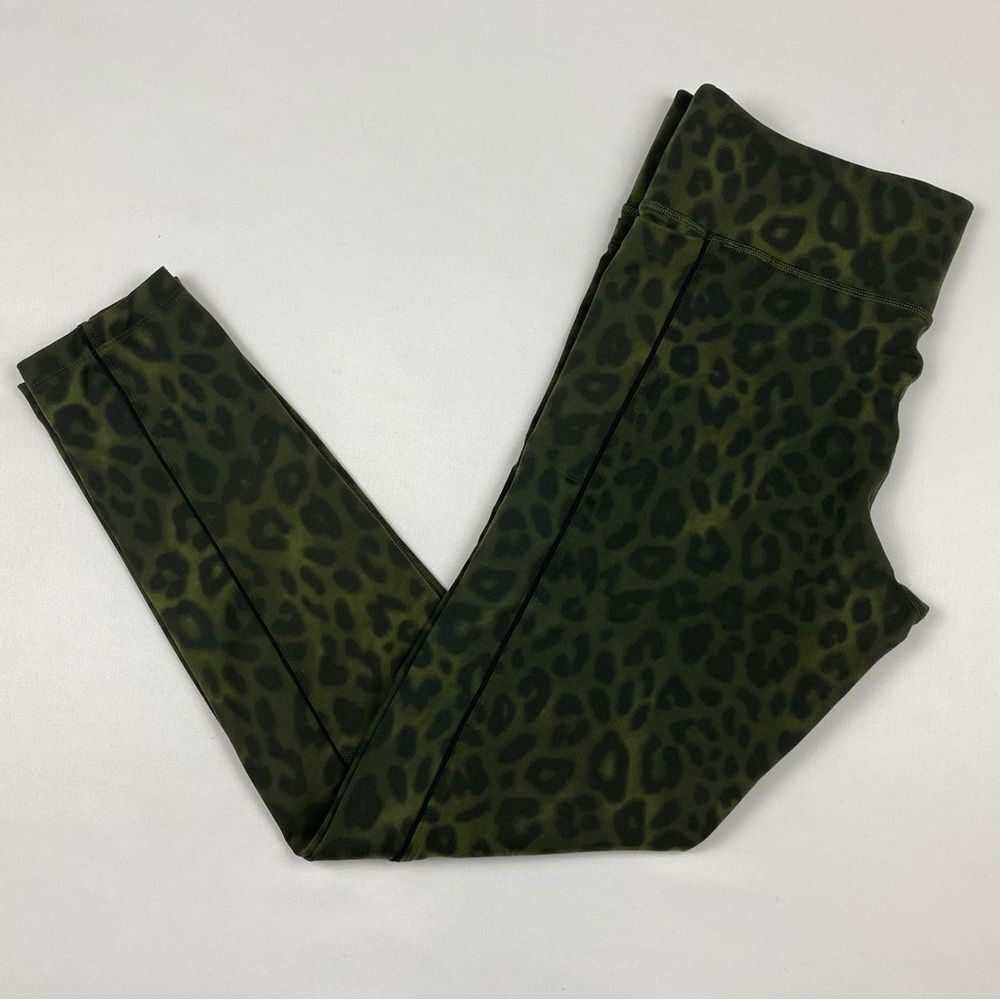 PINK Victoria's Secret Ultimate Green Leopard Leggings